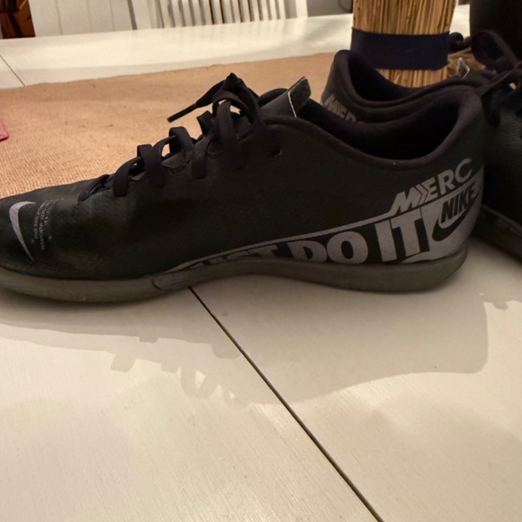 Nike Black Indoor Soccer Shoes - Picture 3 of 4